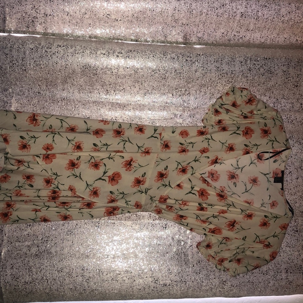 Forever 21 wrap-around mini Dress size M